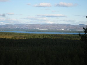 Nikel skimtes over vassfaret i Pasvikdalen