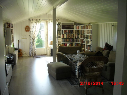 flere bokhyller på plass men det er enda ikke nok