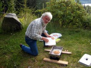 Knut i gang med røkeovnen