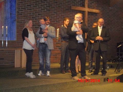 Barnevelsignelse i misjonskirken i Porsgrunn