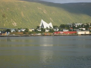 Avstandsbeundring av Ishavskatedralen