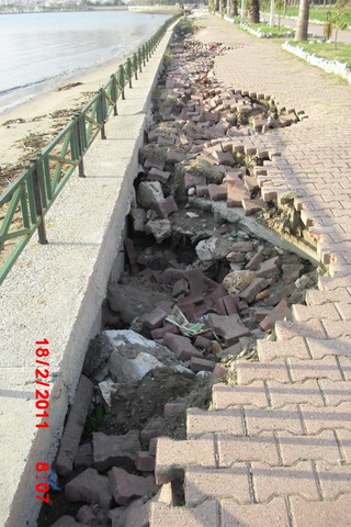 Strandpromenade i dårlig forfatning